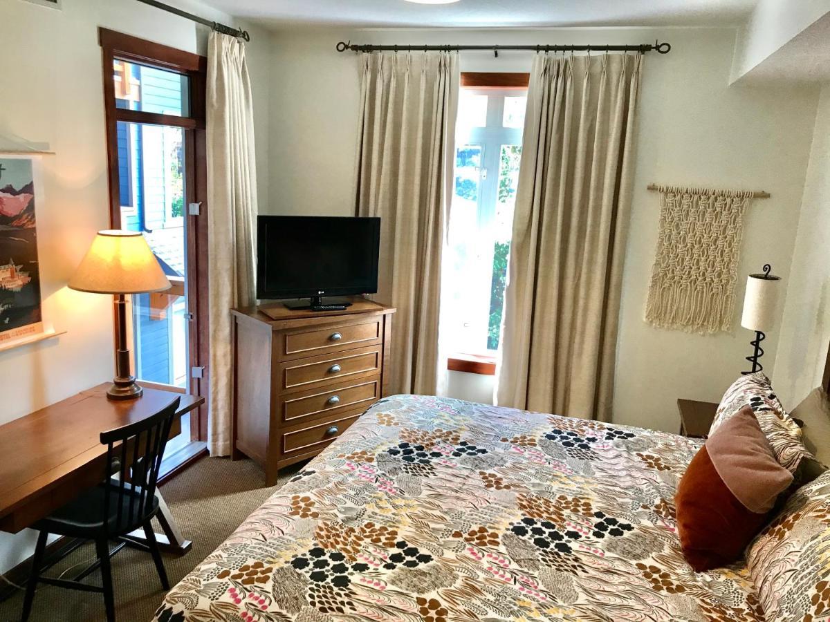 Luxurious & Spacious Mountain Retreat Canmore Eksteriør bilde