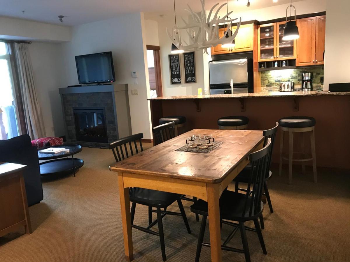 Luxurious & Spacious Mountain Retreat Canmore Eksteriør bilde